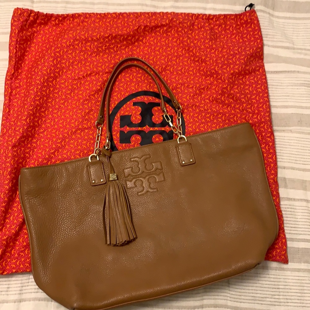 Tory Burch Thea tote royal tan color with detachable tassel & chain strap detail